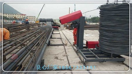 南宮半自動鋼筋籠滾焊機現(xiàn)場操作