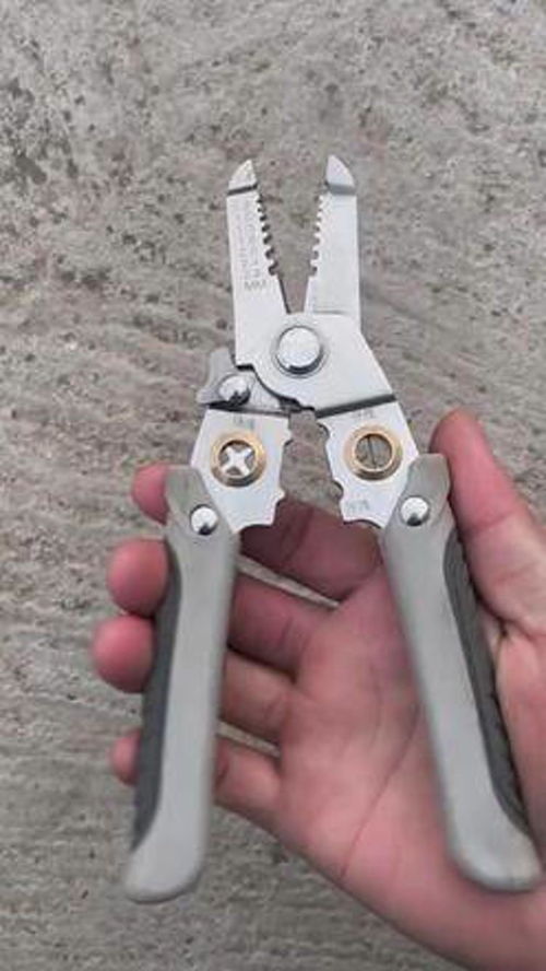 高性能實用工具 多功能剝線鉗與舒適床上用品的完美結(jié)合